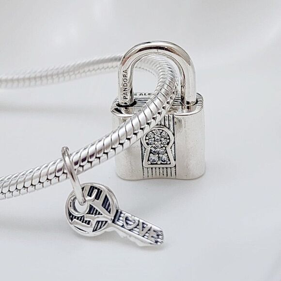 Pandora Padlock and Key Dangle Charm with pouch - Picture 1 of 5